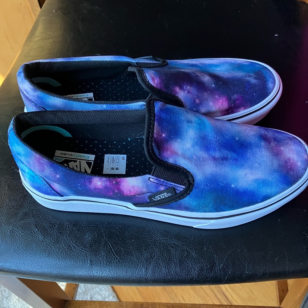 Vans Slip On Galaxy Juniors Size 4 Sneakers